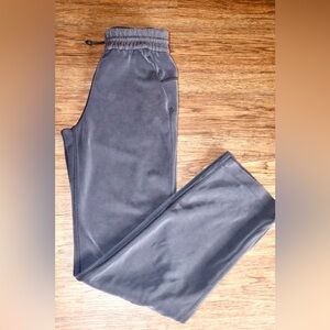 Lululemon Softstreme High-Rise Pant
Regular Black
